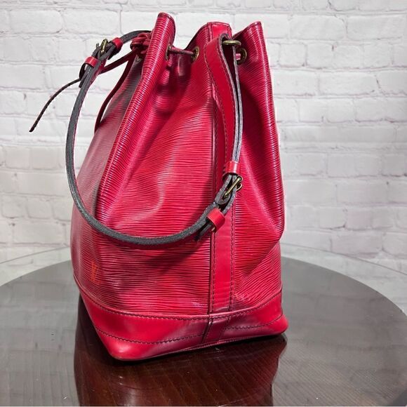 LOUIS VUITTON Epi Petit Noe. 80’s Vintage. Leather Bag EUC - Picture 2 of 14
